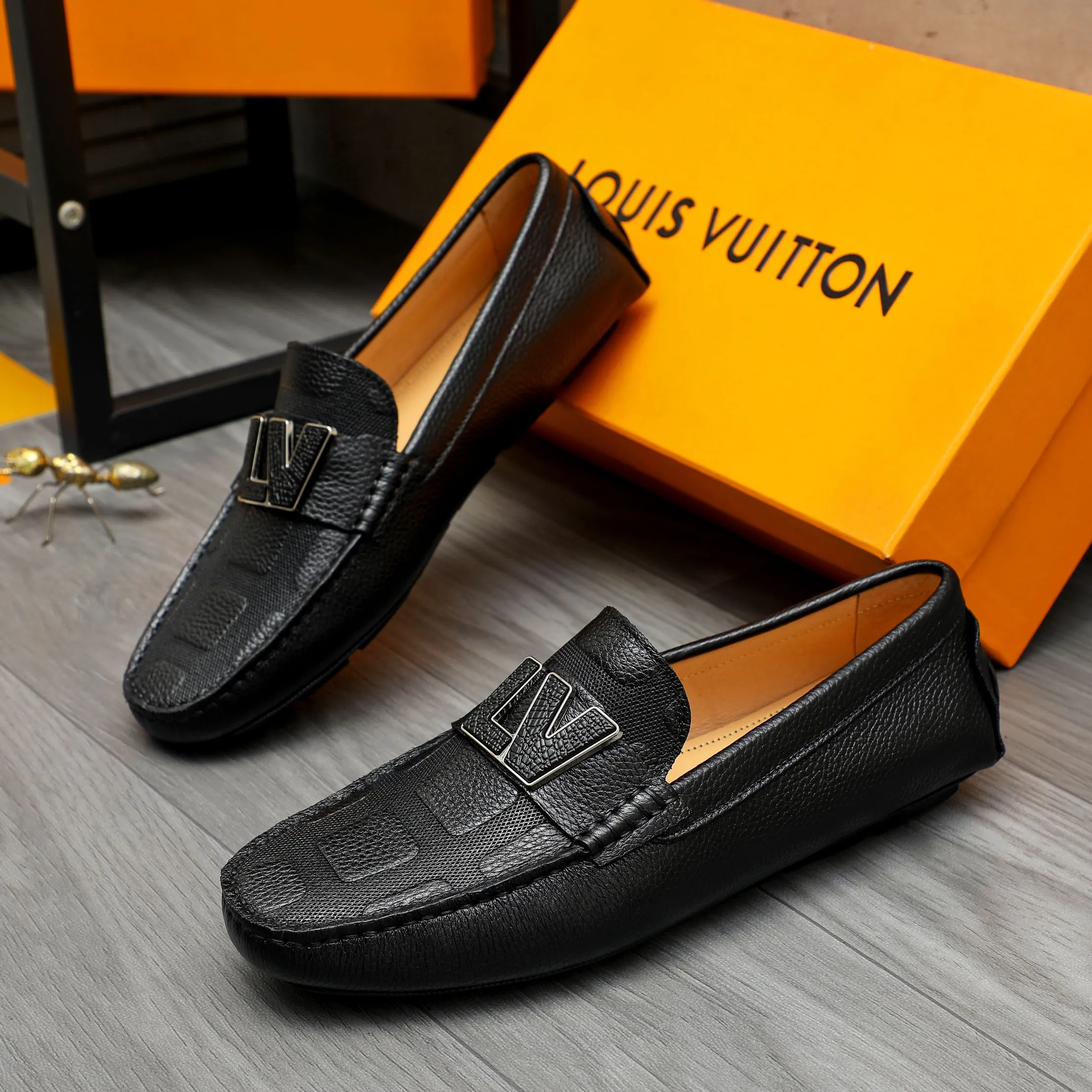 Men's shoes 💰380 Product trademark: LV "Louis Vuitton" casual slip-on shoes Regular size: 38-45 (45 is custom-made and non-returnable) Product material: Selected pebbled embossed cowhide upper, pigskin lining, rubber outsole